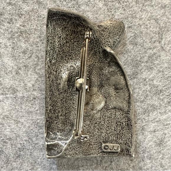 JJ Jonette Pewter Tiger Face Brooch - Picture 2 of 4